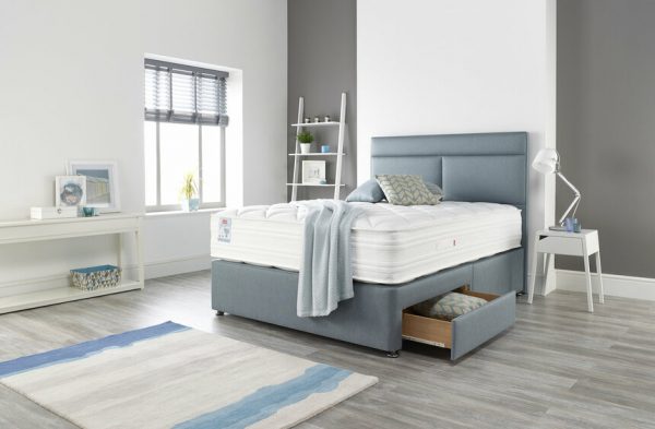 Slumberland Vantage Pocket 2200 P/T Bed Set on Legs