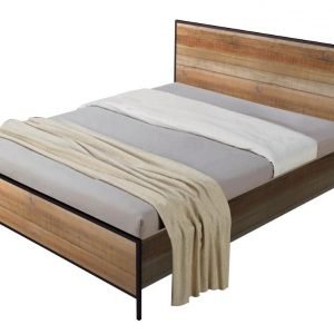 Heartlands Furniture Michigan Bed  4' 6 Double Oak Wooden Bed Image 0